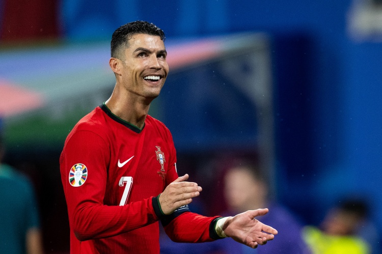 Ronaldo Lên Đường Tham Dự UEFA Nations League: Niềm Tin Là Chìa Khóa